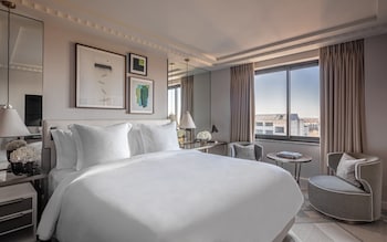 Superior Room, 1 King Bed