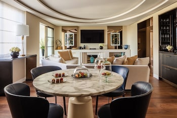 Suite (Hyde Park)