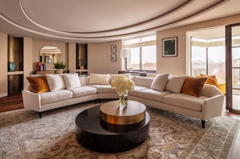 Suite (Hyde Park)