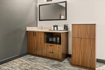 Suite, 1 King Bed with Sofa bed, Non Smoking (Upgrade)