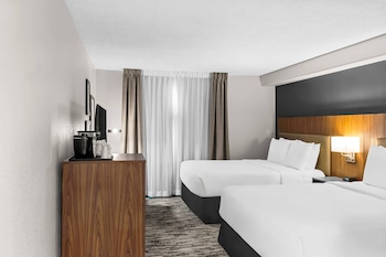 Room, 2 Queen Beds, Non Smoking (Exterior)