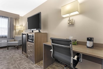 Suite, 2 Queen Beds, Non Smoking, Refrigerator & Microwave