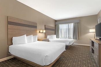Suite, 2 Queen Beds, Non Smoking, Refrigerator & Microwave