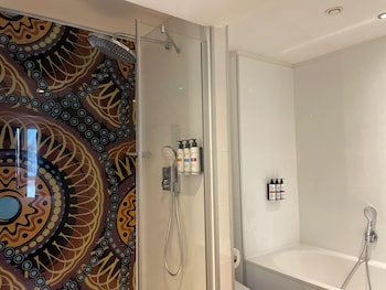 Superior Room, 2 Twin Beds, City View