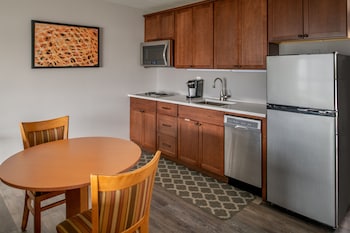 King Kitchenette Suite with Marina View and Balcony- No Pets