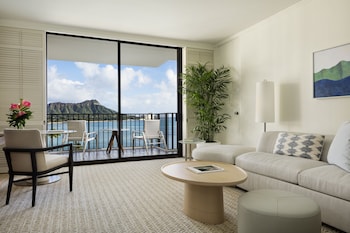 Suite (Diamond Head)