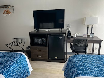 Room, 2 Queen Beds, Non Smoking