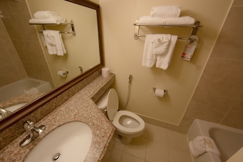 Room, 1 King Bed, Pool View