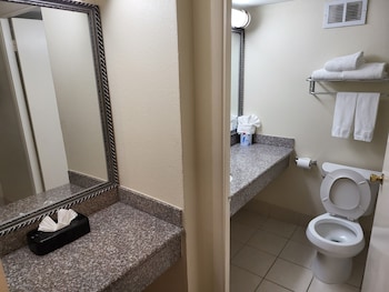 Room, 2 Queen Beds, Accessible, Non Smoking (Mobility,Roll-In Shower)