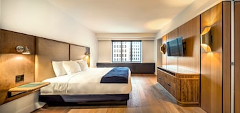 Standard Room, 1 King Bed