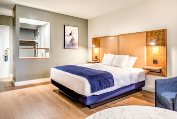 Standard Room, 1 King Bed