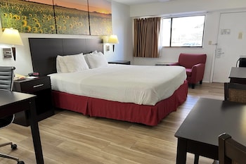 Standard Room, 1 King Bed
