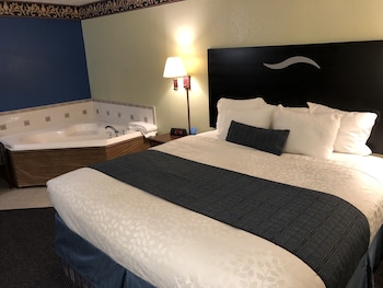 Standard Room, 1 King Bed