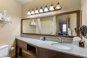 Suite, Multiple Beds, Non Smoking, Refrigerator & Microwave