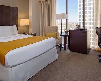 King Bed Corner Room Non Smoking