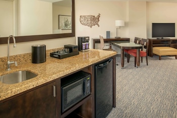 Family Suite, 2 Bedrooms, 2 Bathrooms, 1 King, 1 Queen