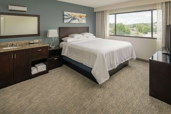 Family Suite, 2 Bedrooms, 2 Bathrooms, 1 King, 1 Queen