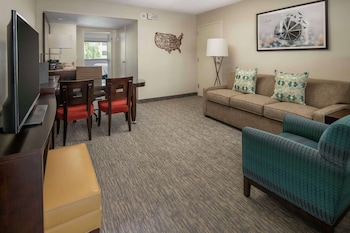 1 King Premium Suite, Mobility/ Hearing Accessible (Bathtub)