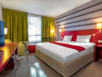Standard Room, 1 Double Bed with Sofa bed, Bathtub