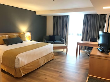 Premium Room, 1 King Bed, Non Smoking