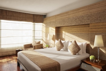 Superior Room, 1 Queen Bed, City View