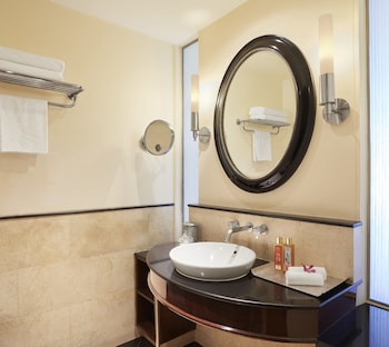 Superior Room, 1 Queen Bed, City View