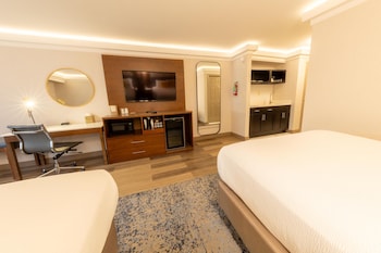 Suite, 2 Queen Beds, Non Smoking, Kitchenette