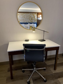 Suite, 2 Queen Beds, Non Smoking, Kitchenette