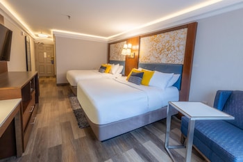 Standard Room, 2 Queen Beds, Non Smoking, Refrigerator & Microwave