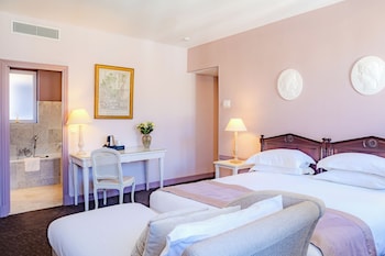Deluxe Room (Wine tasting included)