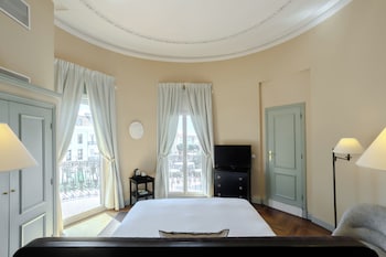 Rotunda Room (Wine tasting included)
