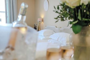 Executive Room (Wine tasting included)