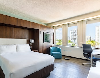 Deluxe Room, Multiple Beds, Garden View