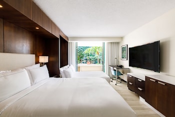 Deluxe Room, Multiple Beds, Balcony
