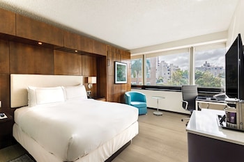 Deluxe Room, Multiple Beds, Garden View