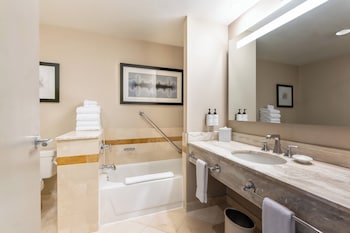 Executive Room, 1 King Bed, City View, Tower (Premier, Executive Tower)
