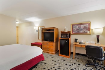 Standard Room, 1 King Bed, Non Smoking, Refrigerator & Microwave