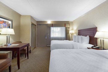 Standard Room, 2 Queen Beds, Non Smoking, Refrigerator