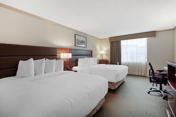 Standard Room, 2 Queen Beds, Non Smoking, Refrigerator