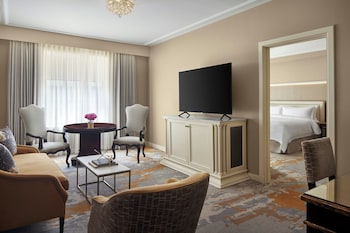 Caroline Astor Suite