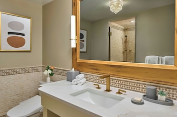 Superior Room, 1 King Bed
