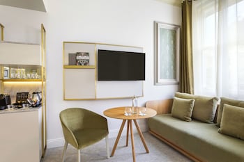 Family Room (2AD+1CH)