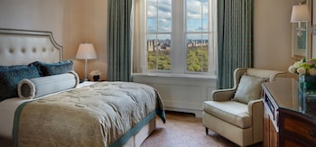 Signature Room, 1 King Bed, Park View