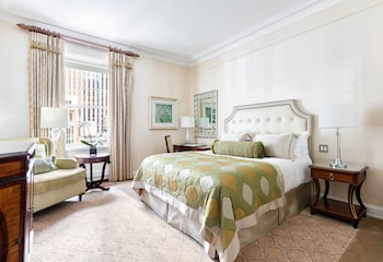 Accessible Deluxe Room King Bed
