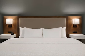 Standard Room, 1 King Bed, Non Smoking