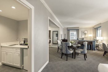 Grand Suite, 1 King Bed (1 Bedroom)