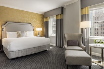Deluxe Room, 1 King Bed, Bay View, Corner