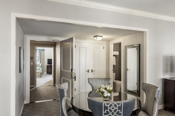 Grand Suite, 1 King Bed (1 Bedroom)
