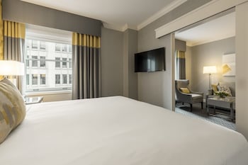 Suite, 1 King Bed, Non Smoking, Bay View (1 Bedroom)