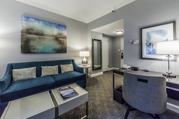 Suite, 1 King Bed with Sofa bed, City View (1 Bedroom)
